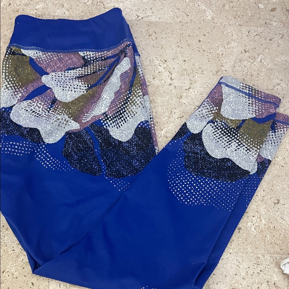 Zella Blue Patterned Women’s Leggings with beautiful flower pattern
